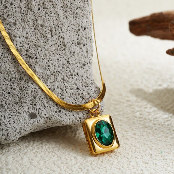 Vintage Style Necklace with Square Pendant Stainless Steel 18k Gold Plate - Picture 2 of 6